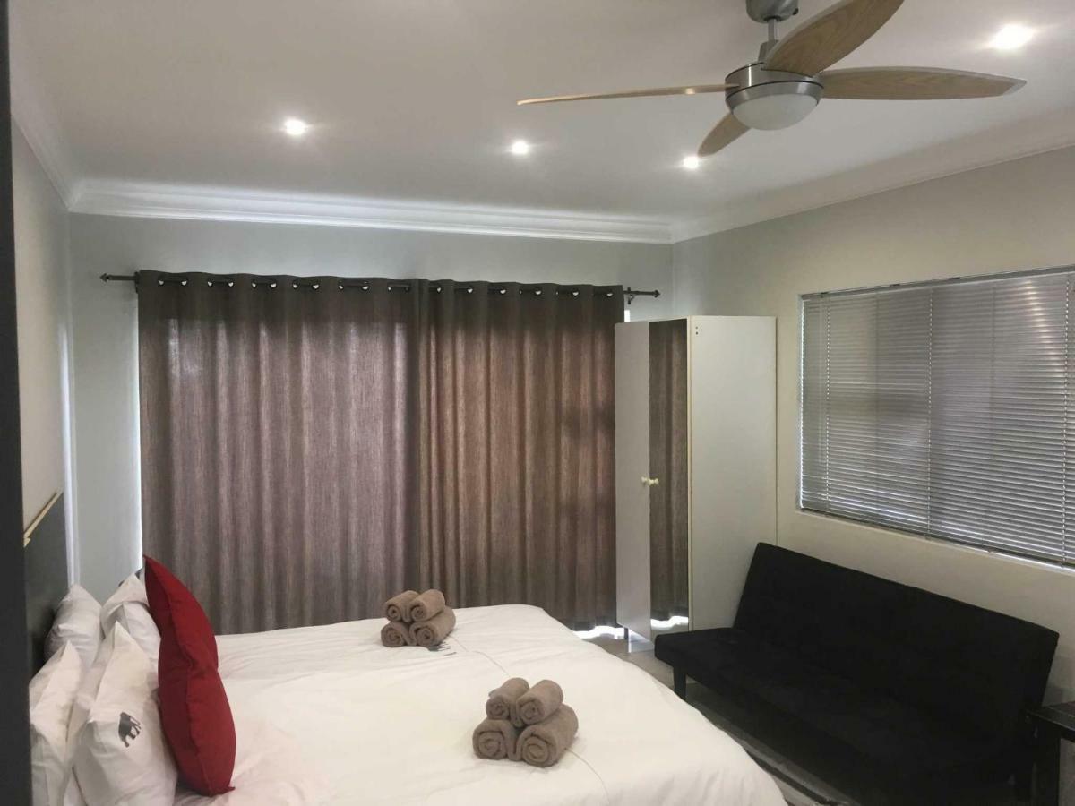 Suiderhof Self-Catering Hotel วินด์ฮุก ภายนอก รูปภาพ