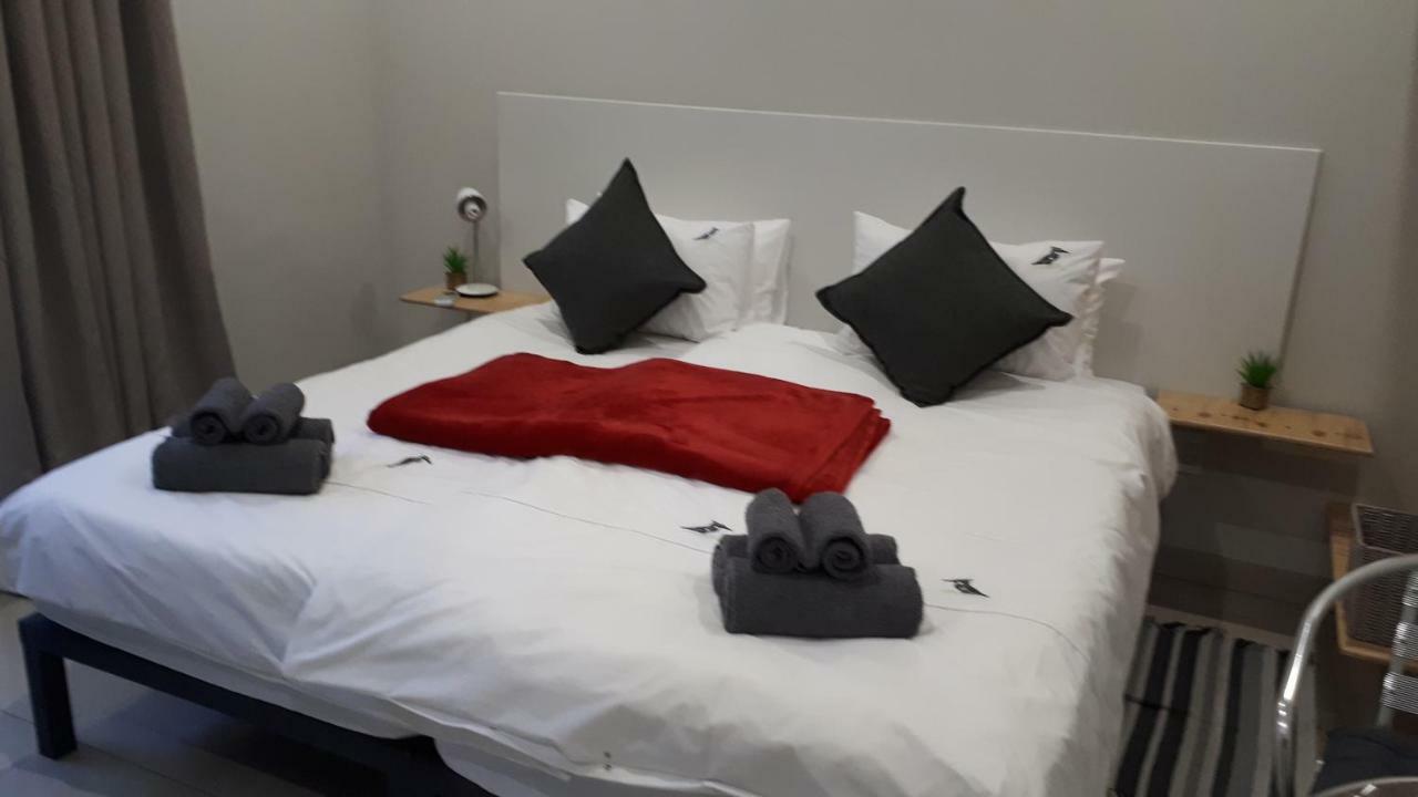 Suiderhof Self-Catering Hotel วินด์ฮุก ภายนอก รูปภาพ